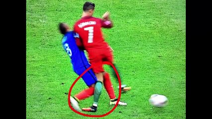 CRISTIANO RONALDO FOUL EM-FINALE 2016 PORTUGAL vs FRANCE