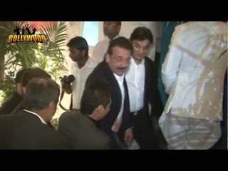 Sanjay Dutt supports unwell David Dhawan