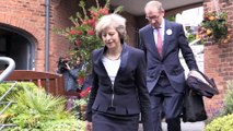 Brexit: pas de second référendum, dit Theresa May