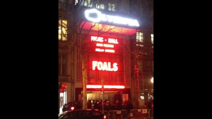 The Foals - Philippakis dive @ Olympia, Paris 3/2/2016