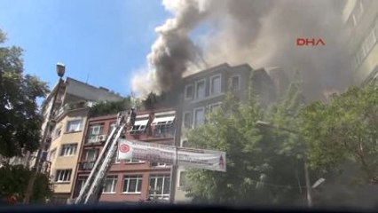 Cihangir'de Ünlü Oyuncunun Evinde Yangın