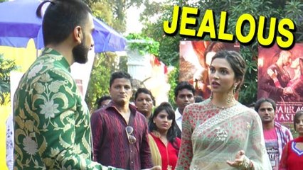 Ranveer Singh Makes Deepika Padukone JEALOUS