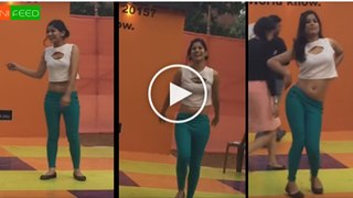 Hot Indian Desi Girl Sexy Dance