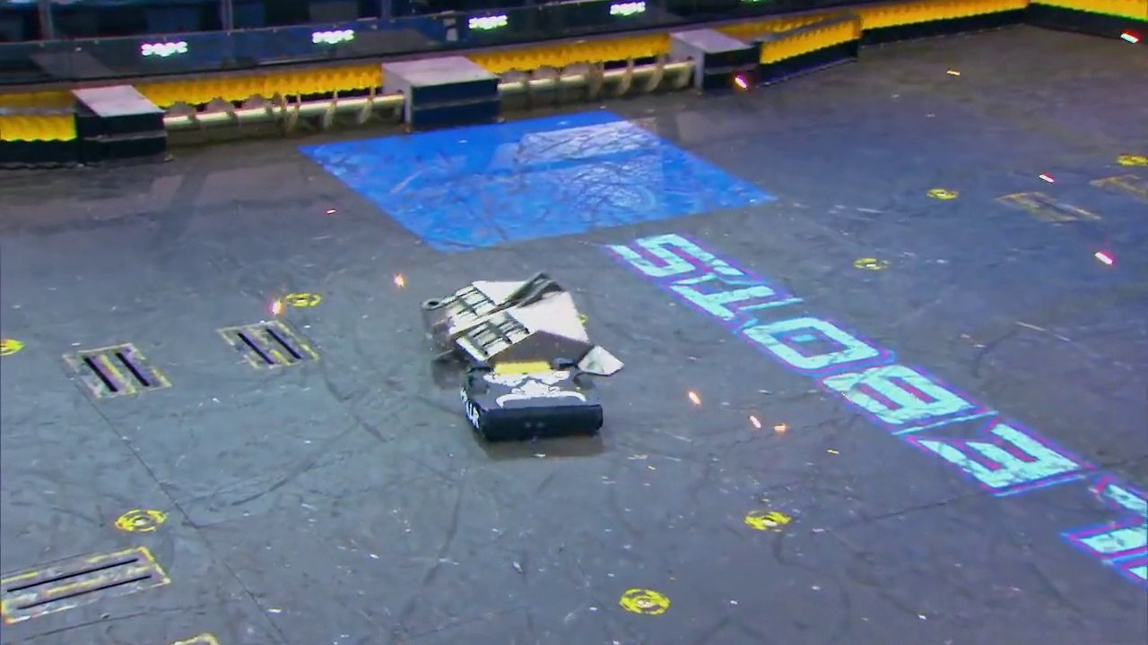 Combat de robots dans un arène : impressionnant