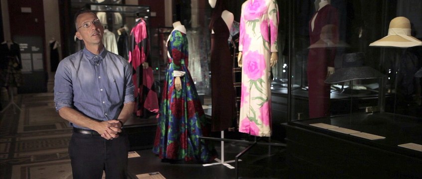Anatomie d’une robe par Olivier Saillard, la robe fourreau d’Azzedine Alaïa