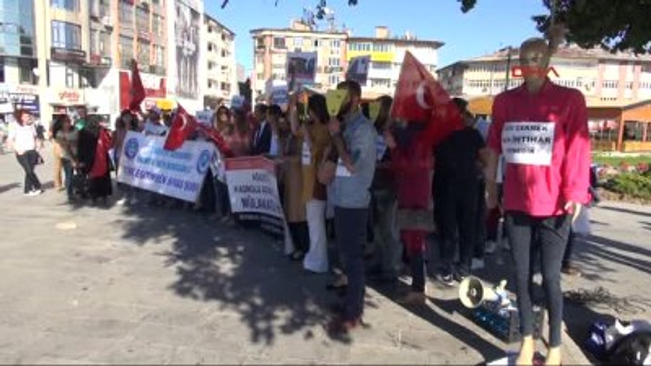 Sivas'ta Atanamayan Öğretmenlerden Eylem