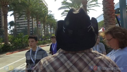 Tiburcio Looking For Fans At VidCon - Tiburcio Adventures