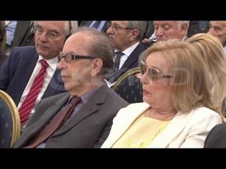 “KOMANDANT I LEGJONIT TË NDERIT” PËR KADARENË