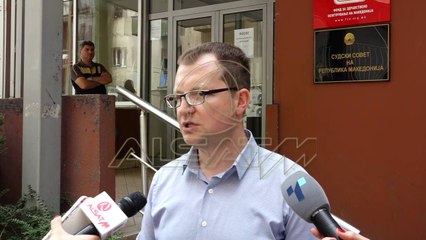 Administrata gjyqësore proteston para Ministrisë së Drejtësisë