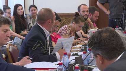 Filloi punimet komisioni për Impiçment, debat i ashpër Pushtet - Opozitë