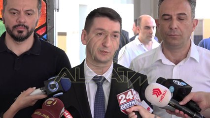 Ministria e arsimit: Testimi ekstern nuk hiqet