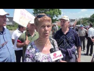 Kumanovë, punëtorët e falimentuar bllokojnë hyrje-daljet e qytetit