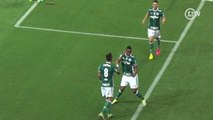 'Mina, seu cabelo é da hora...'! Zagueiro do Palmeiras faz dancinha estranha após gol