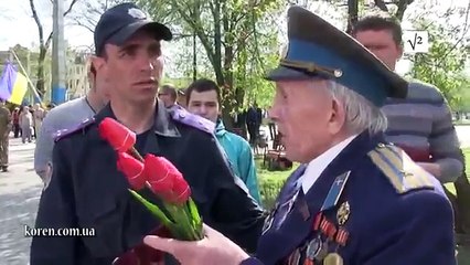 Полицаи пытаются задержать ветерана ВОВ
