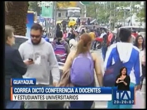Correa dictó conferencia a docentes y estudiantes universitarios