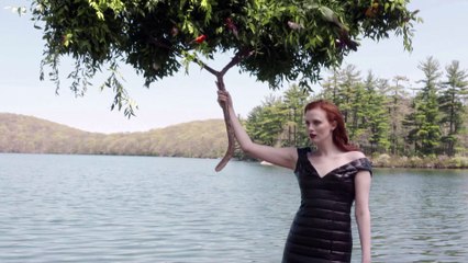 Karen Elson et James Jagger dans l'œil d'Annie Leibovitz pour Moncler