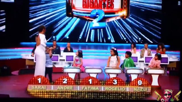 [Cute] Cet enfant tripote les fesses de la présentatrice lors d'une danse