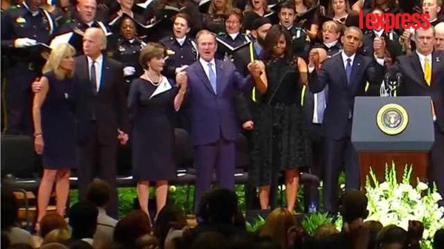 Quand George W. Bush se met à danser lors d'une messe pour les policiers tués à Dallas