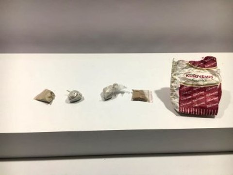 Metrobüs Durağında Uyuşturucu Operasyonu