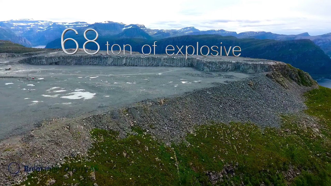 Quand 68 tonnes d'explosifs pulvérisent un mur de pierres en Norvège