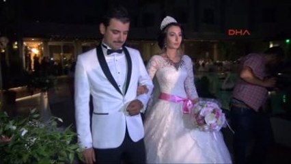 Şanlıurfa?da Düğününde Dolar Yağmuru