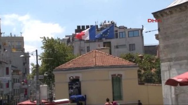 Fransa'nın Büyükelçilik ve İstanbul Başkonsolosluğu İkinci Bir Emre Kadar Kapatıldı