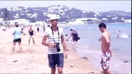 التونسي و التبزنيس في البحر هههه برجولية قوية ياسر وقفتلو مخو !! ♥