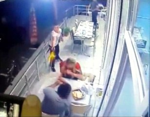 Lokantada Kız Arkadaşı ile Yemek Yerken Öldürüldü