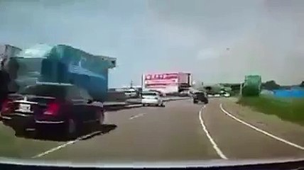 سبحان اللہ مرنا اور جینا الله پاک کے ہاتھ میں ہے