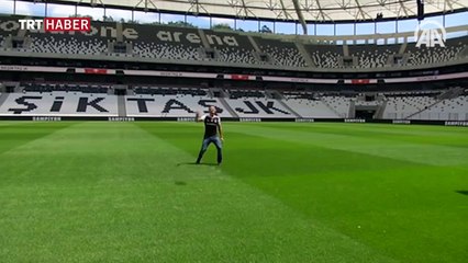 Gökhan Gönül yeni formasıyla Vodafone Arena'da