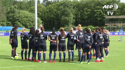 Foot/JO-2016: les Bleues à l'entraînement à Clairefontaine