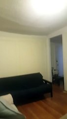 Le plafond s'effondre sous ses yeux