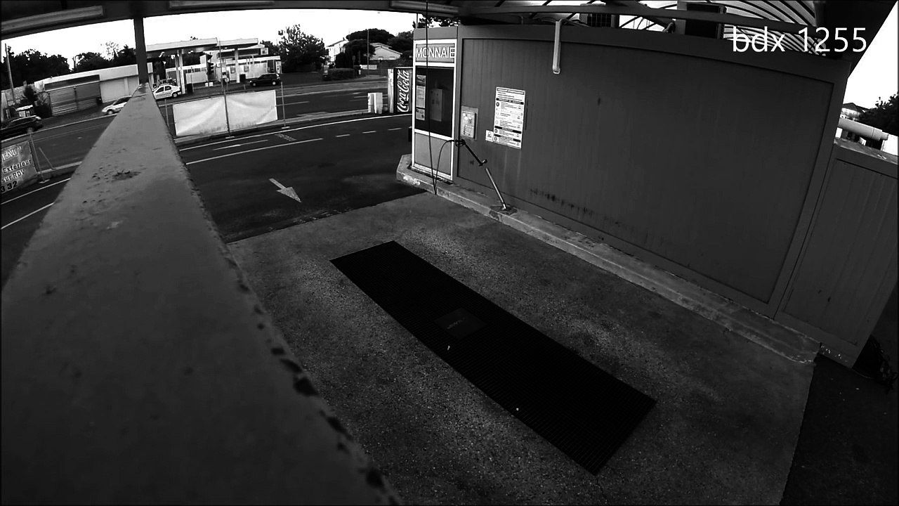 Lavage intégrale pour ce motard un peu dingue... Et au karcher