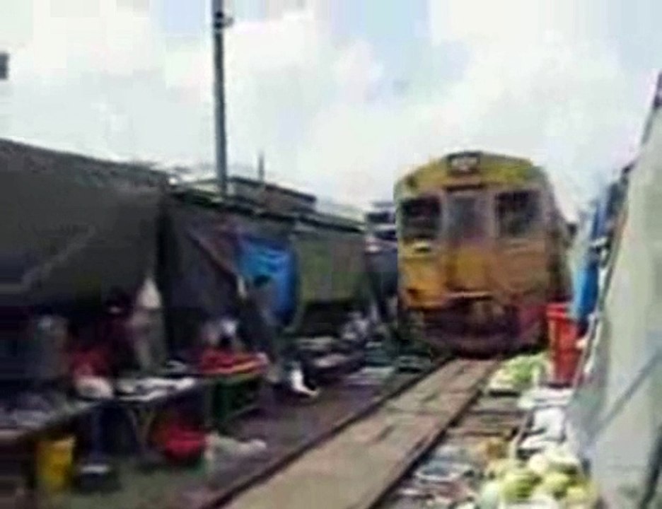 Indian train in all its (crowded!) glory!