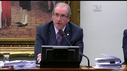 Eduardo Cunha vai à Câmara e afirma ser vítima de perseguição política