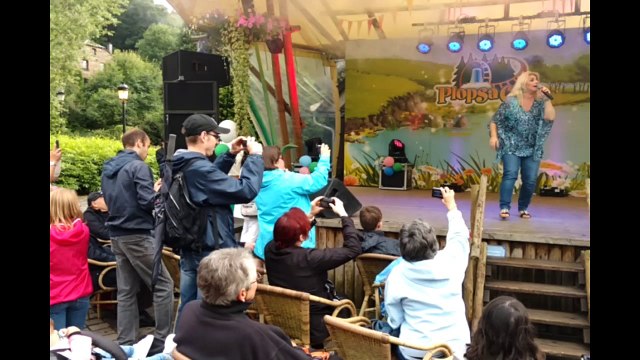 Sandra Kim chante un J'aime la vie spécial pour l'anniversaire de Plopsa Coo