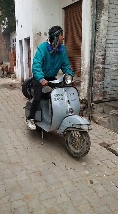 Ye bike chalane laga tha dekhen is bicharre k sath kia hova