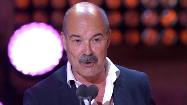 Resines dimite como presidente de la Academia de Cine