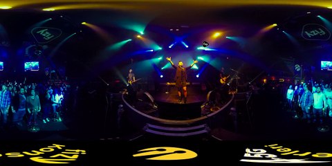 Model – 360 Derece Konser – Buzdan Şato