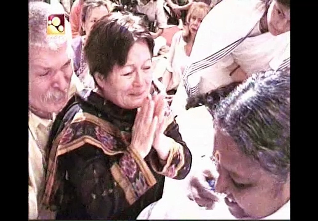Amma Bhajan - Kannunir Kondu nin Padam Kazhukam