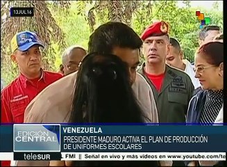 Venezuela: Maduro activa plan de producción de uniformes escolares