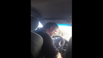 Une cliente refuse de quitter la voiture d'un chauffeur Uber !
