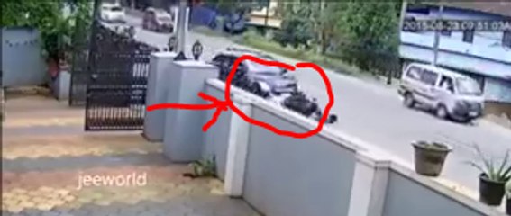Shocking Accident in Kerala INDIA Caught on cctv