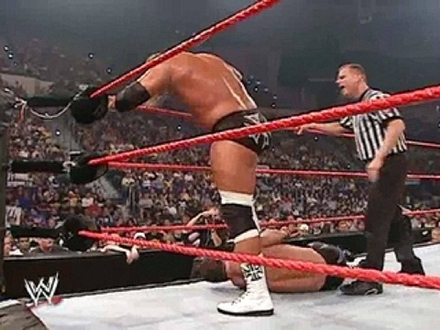 WWE vengeance 2004 PPV　パイプイス WWE vengeance 2004 PPV パイプイス