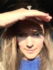 Demet Akalın'ın Pırlantası Olay Yarattı