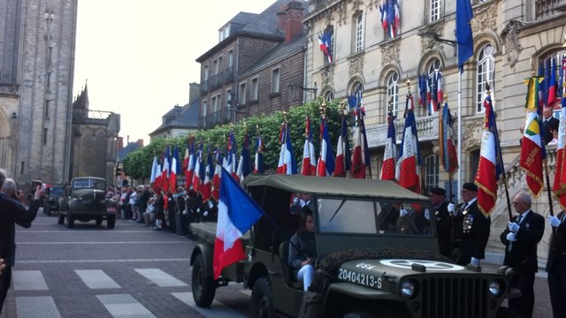 Défilé des véhicules de l'Association 44 pour le 14 juillet