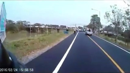 Une course poursuite avec tire à arme à feu façon GTA