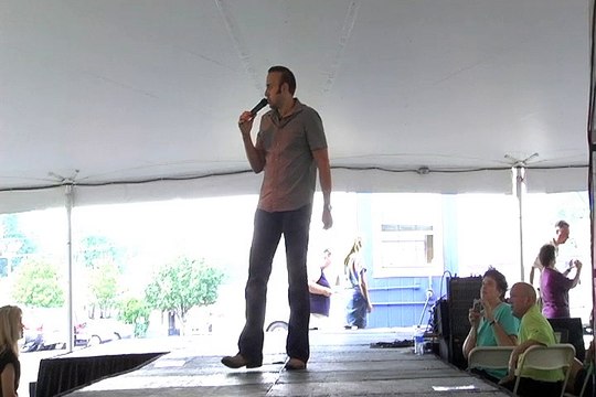 Mario Kombou sings 'Doin The Best I can' Elvis week 2008