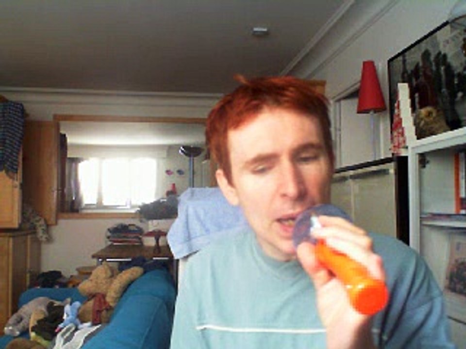 Wiwi égratigne "au secours" de Louis Chédid