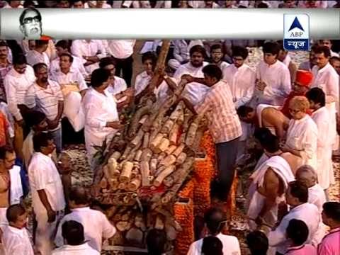 Bal Thackeray's Final Journey: Uddhav Thackeray lights funeral pyre